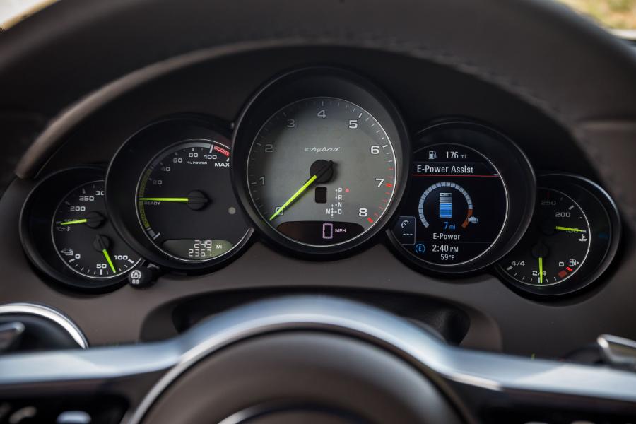  Porsche Cayenne S E-Hybrid 2015 года  (US) (фото 5 из 6)